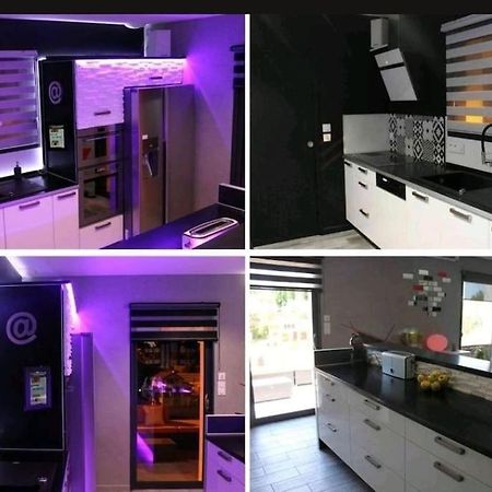 Willa Maison De Vacances Contemporaine Avec Piscine Vedène Zewnętrze zdjęcie