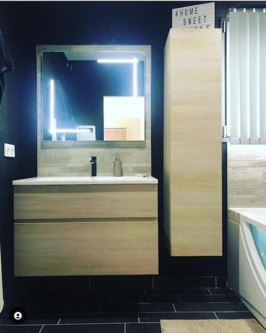 Willa Maison De Vacances Contemporaine Avec Piscine Vedène Zewnętrze zdjęcie