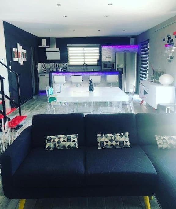 Willa Maison De Vacances Contemporaine Avec Piscine Vedène Zewnętrze zdjęcie