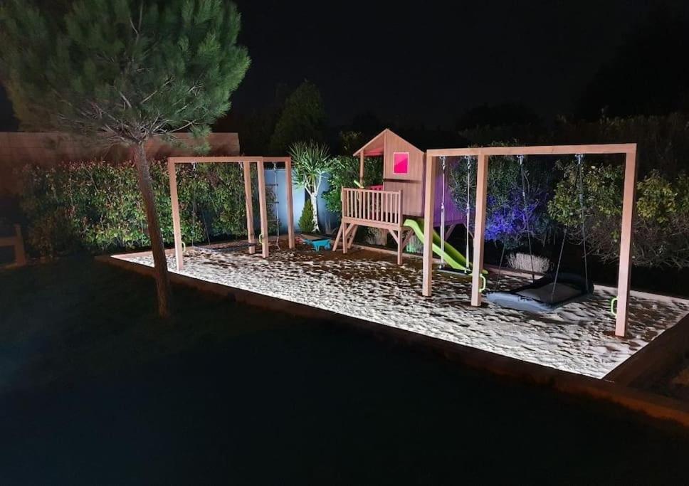 Willa Maison De Vacances Contemporaine Avec Piscine Vedène Zewnętrze zdjęcie