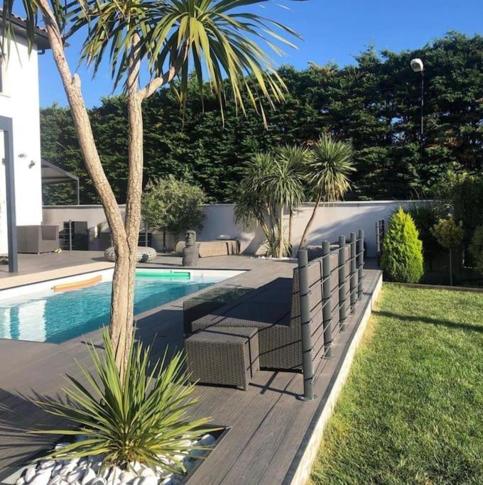 Willa Maison De Vacances Contemporaine Avec Piscine Vedène Zewnętrze zdjęcie